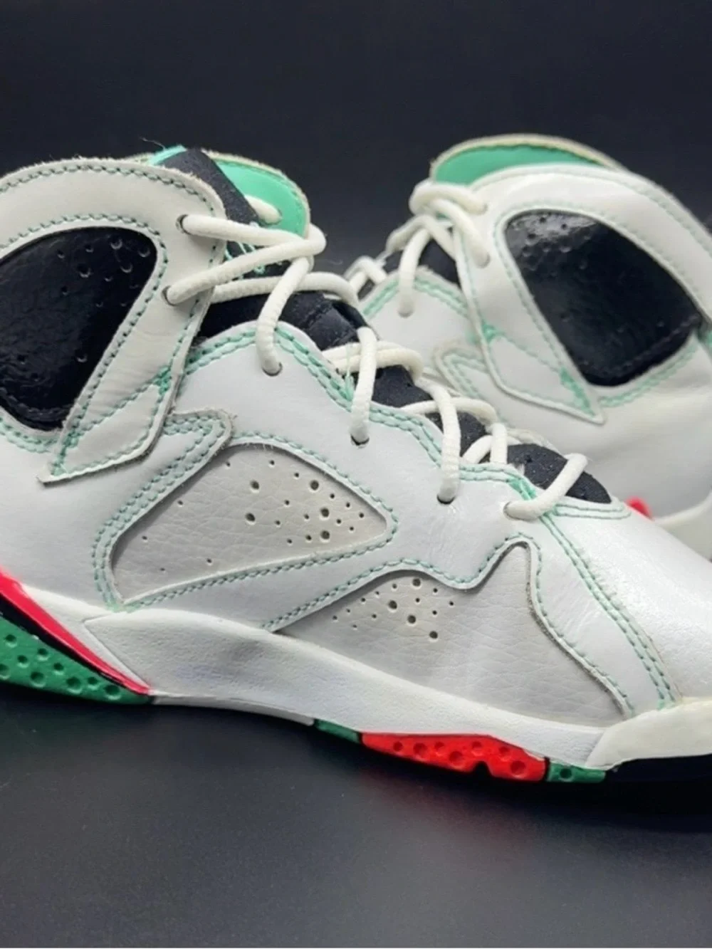 Jordan Air Jordan 7 Retro Unisex Kids size 12c White/Black/Red/Green Leather